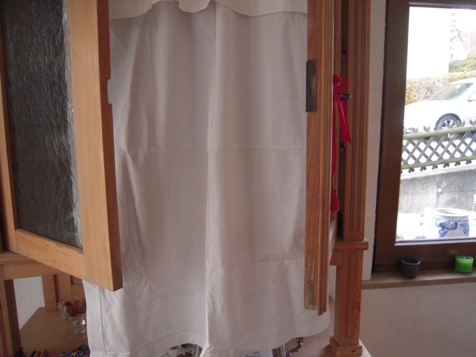 weißer Leinenvorhang als Vorhang Geschirrtücher in Sonnenhof (bei Stuttgart)