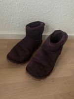 UGG Classic Mini Lammfellstiefel Lammfellboots neuwertig Leder Baden-Württemberg - Mühlhausen Vorschau