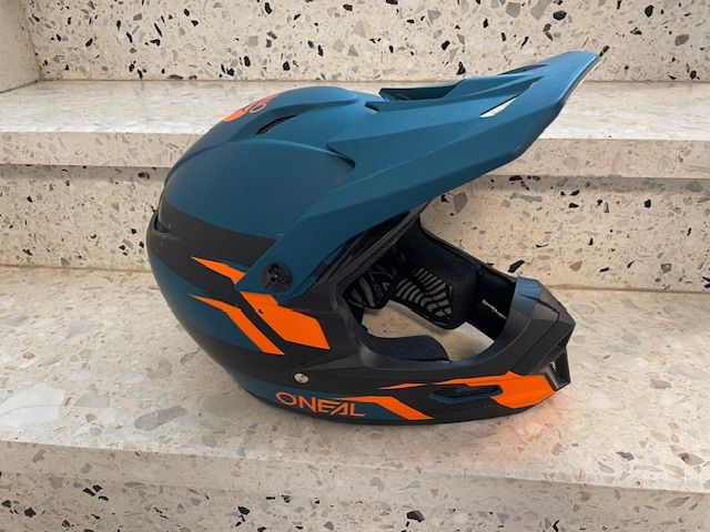 MTB Fullfacehelm O'Neil mit passender Brille von O'Neil wie neu in Mettlach