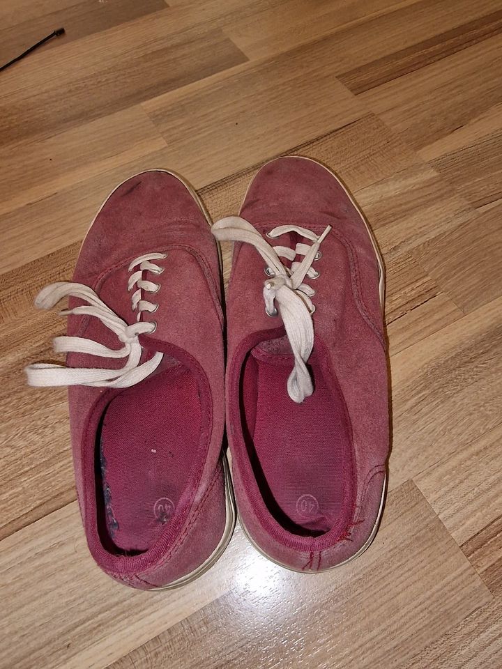 Sneaker Vans Low Top in rot Gr.40 gern oft getragen in Bochum