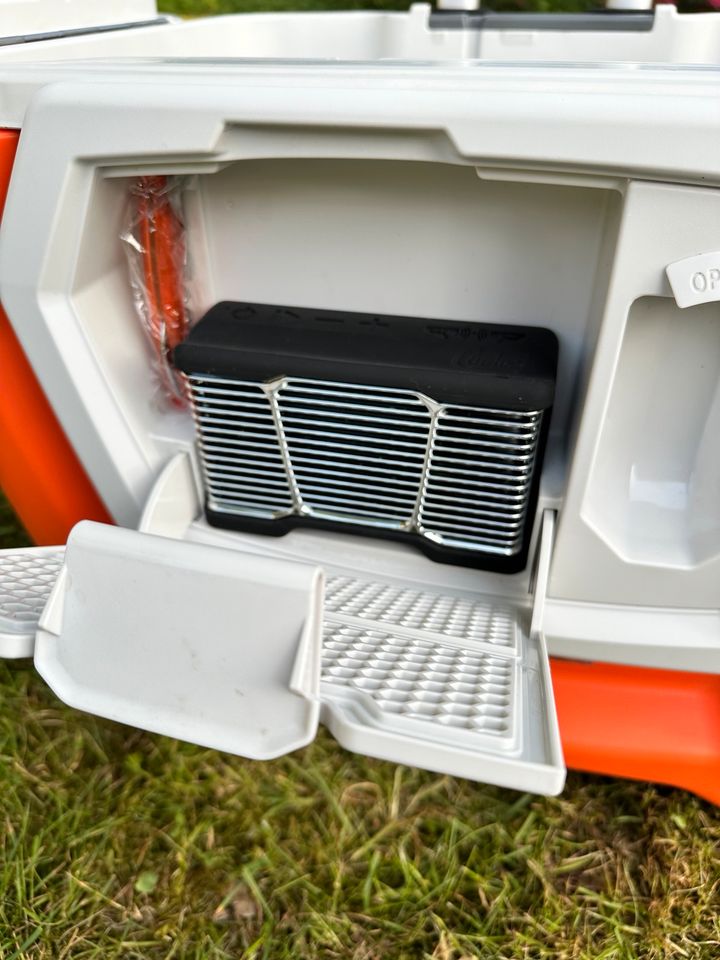 Stylische XL Kühlbox Coolest Cooler Trolley Ausflug in Rees