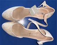 Sehr schöne beige Pumps Gr. 41 ungetragen Stuttgart - Zuffenhausen Vorschau