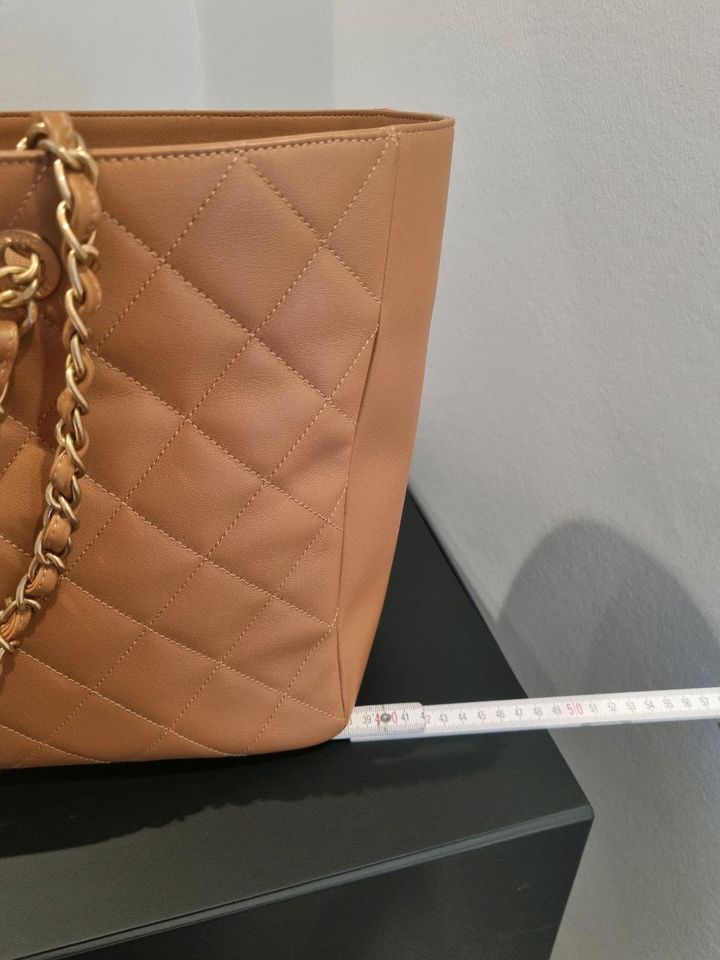 Chanel  Handtasche Tasche Shopper Braun in Bergheim