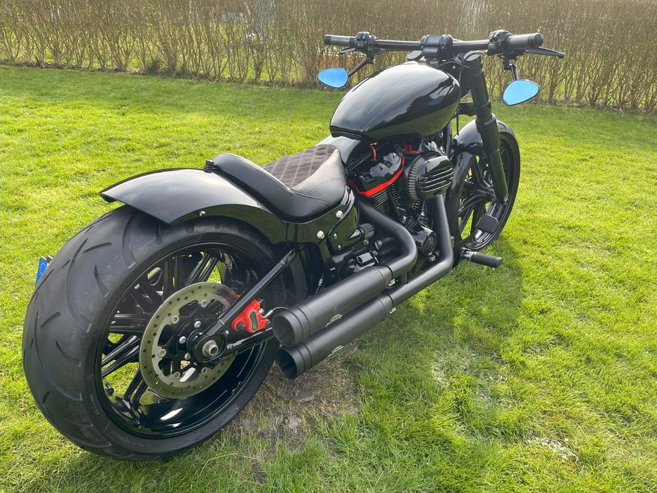 Harley-Davidson Breakout FXBRS Custom/ 5HD in Wilhelmshaven