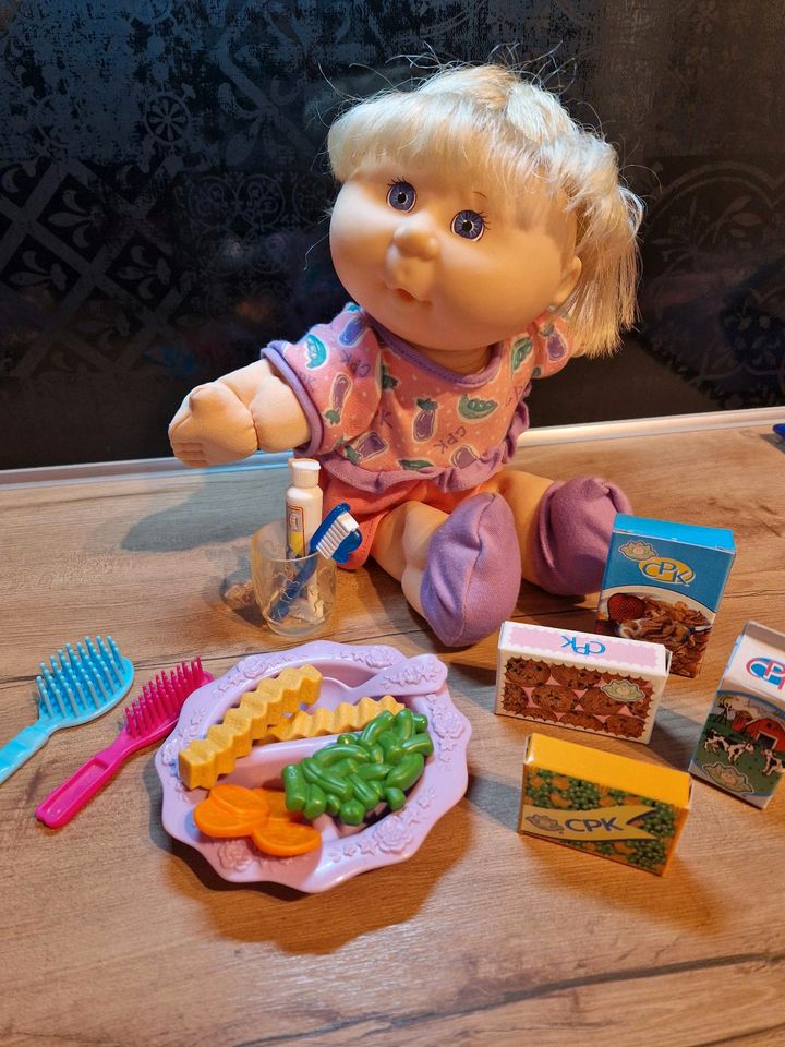 Original Cabbage Patch Kid mit Funktion und Zubehör in Hambühren