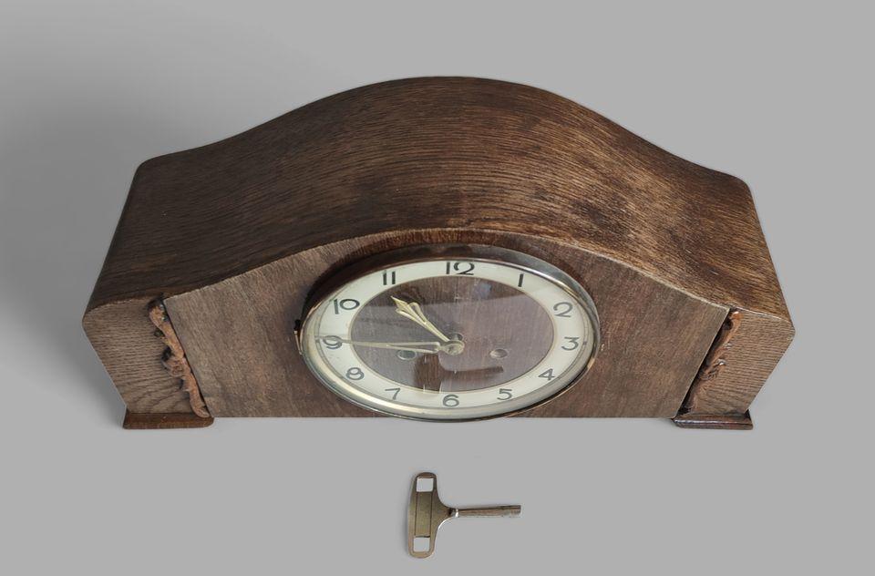 Kaminuhr, Buffetuhr, 50er, 60er, Vintage, W. Becker - Hamburg in Deesen