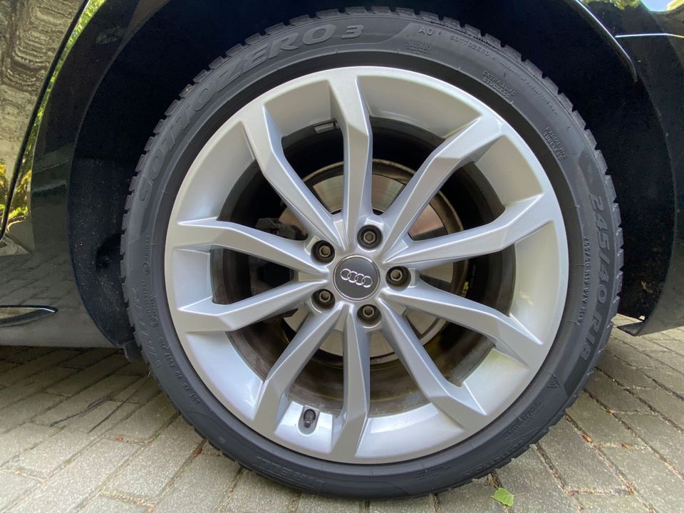 Alufelgen 18 Zoll inklusive Winterreifen Audi Original Felgen in Krefeld