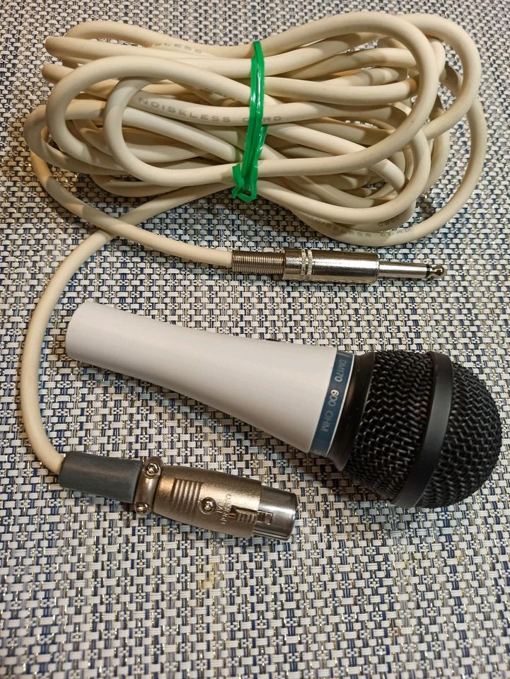 Dynamisches Mikrofon der Marke Vivanco DM170-600 OHM in München