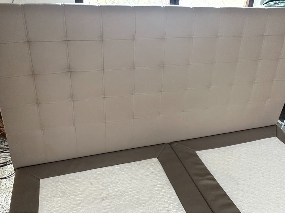 Boxspringbett 180x 200 gebraucht Kunstleder in Radeburg