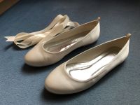 Ballerinas / flache Brautschuhe Satin Größe 40 Sachsen - Kesselsdorf Vorschau