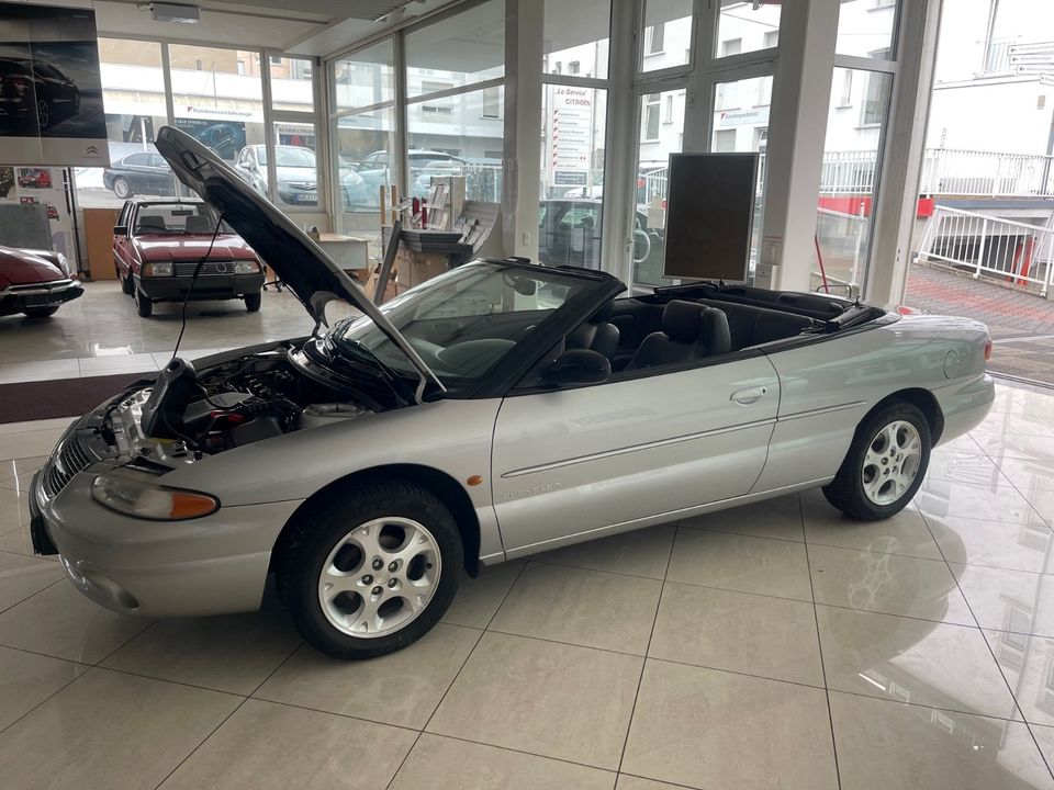 Chrysler Stratus LX Cabrio in Wiesbaden