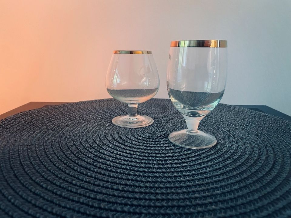 Diverse Gläser, Vasen in Zossen
