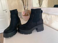 Boots. UGG Nordrhein-Westfalen - Soest Vorschau