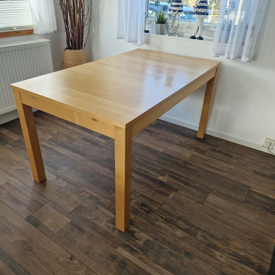 Tisch  Esszimmertisch Ikea Modell Bjursta in Gladbeck