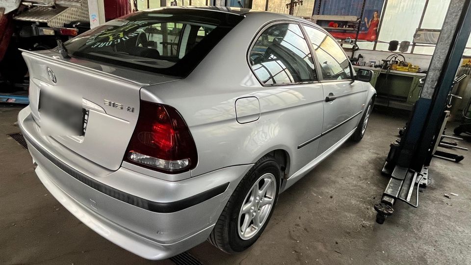                     BMW 316 ti  Compact