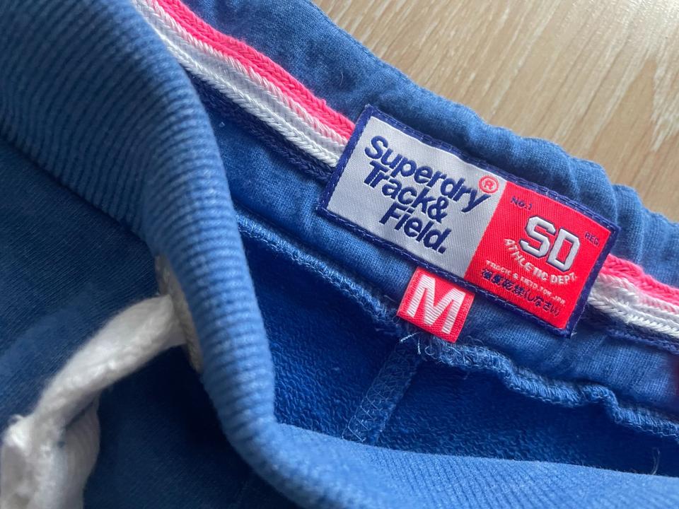 Superdry Shorts kurze Hose Gr. M in Norderstedt