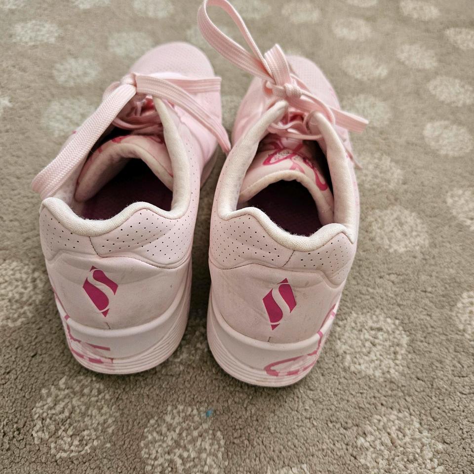 Skechers Sneacker rosa mit Herzen Gr. 39, Top Zustand ǰ in Karlsruhe