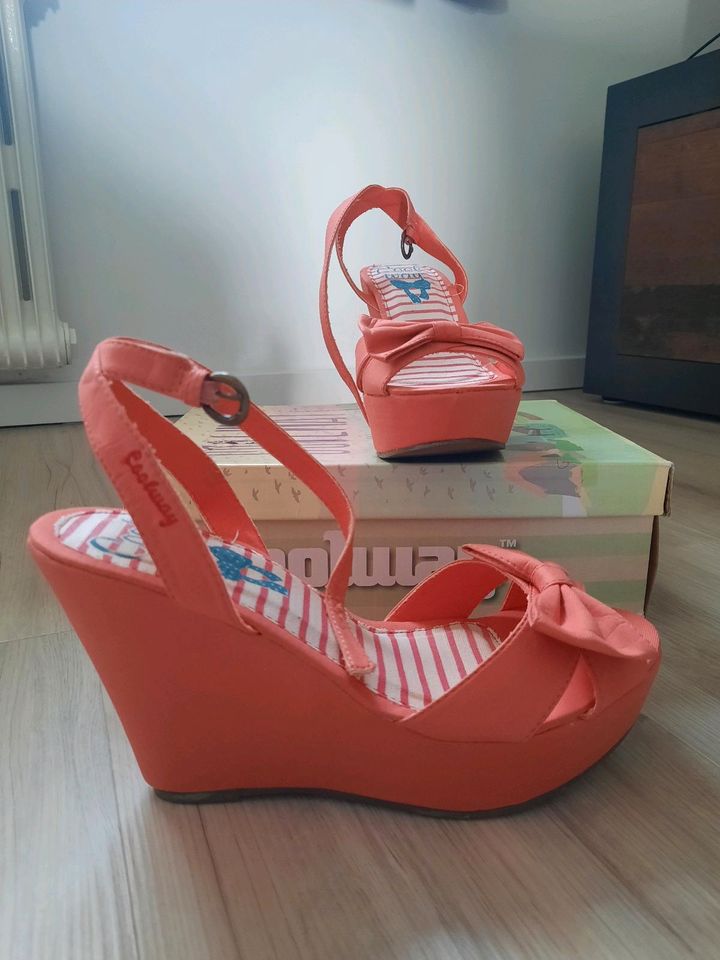 Coolway Keilsandalette Plateau korallenrot Keilabsatz, neu, 41 in Essen