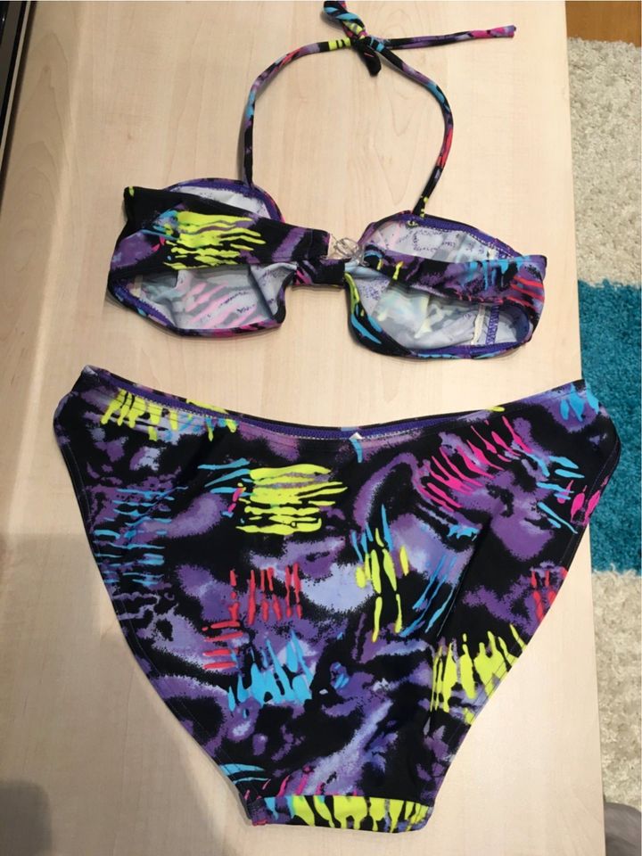 Bikini Zweiteiler Sommer Damen Gr. 40 violett-schwarz-bunt in Losheim am See