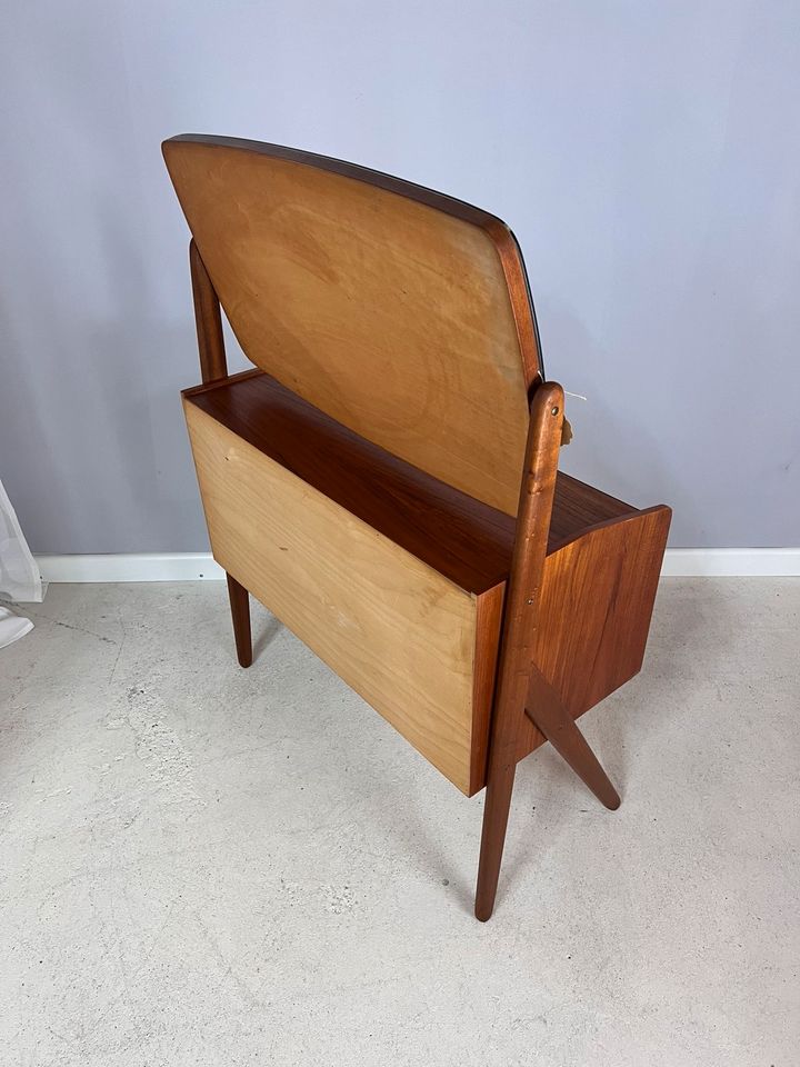 Dänischer Kosmetiktisch Schubladen Kommode mit Spiegel Schminkkommode Spiegelkommode Frisiertisch Dänisches Mid Century Design 60er Vintage Teak in Berlin