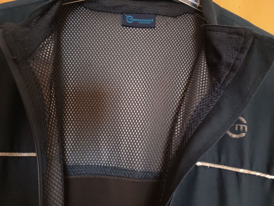 Neue leichte modische ärmellose Outdoor Jacke in Größe Large in Erlangen