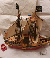 Playmobil/ grosses Piratenschiff/viele Funktionen /viel  Zubehör Düsseldorf - Eller Vorschau