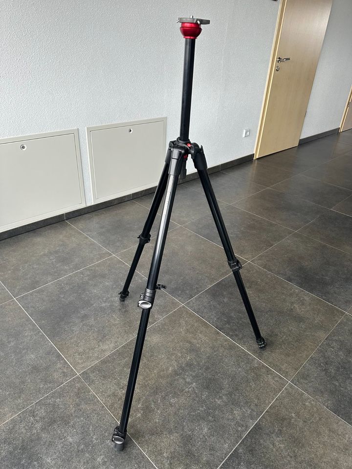 Manfrotto 755XB MDEVE-Video-Stativ mit 50 mm Nivellierhalbschale in Mönchweiler