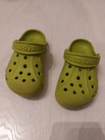 Schuhe crocs grün Größe C8-9 Niedersachsen - Hespe Vorschau