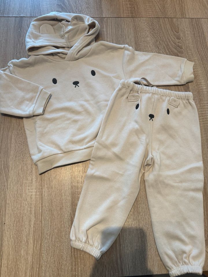 H&M Jogger Set Bär beige in Duderstadt