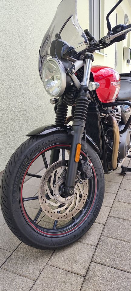 Triumph Street Twin 900 (Top gepflegt!) in Grafenau