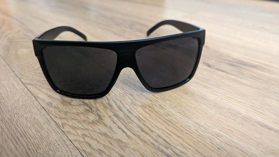 Herren Sonnenbrille Pilotbrille schwarz in Pforzheim