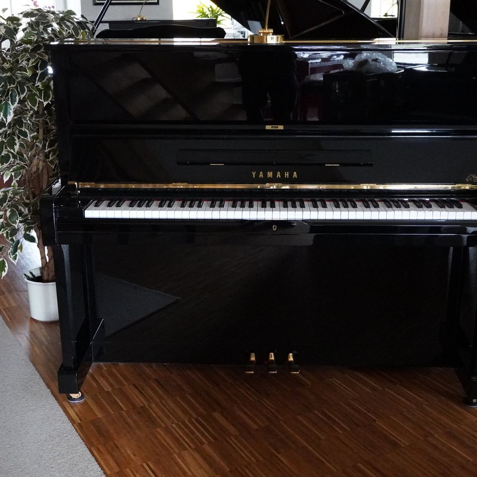 neu: Yamaha U1 Klavier schwarz sgt.Zust. mit Garantie in Obergröningen