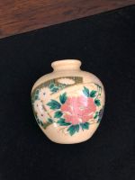 Kleine Vase Deko Blumenvase Vintage Blumen Goldrand Beige Baden-Württemberg - Böblingen Vorschau