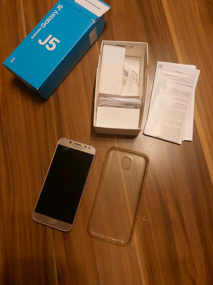 Samsung Galaxy J5 DOUS (2017), gold in Bautzen