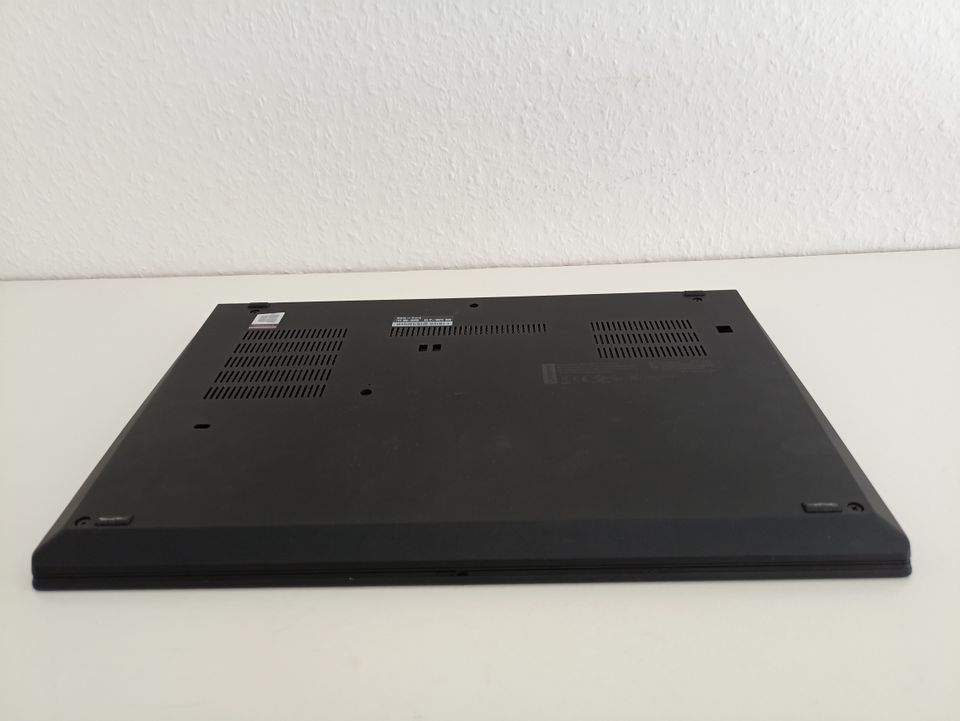 14" FHD TOUCH ThinkPad T490 - 16GB - 256GB SSD - WWAN in Stuttgart