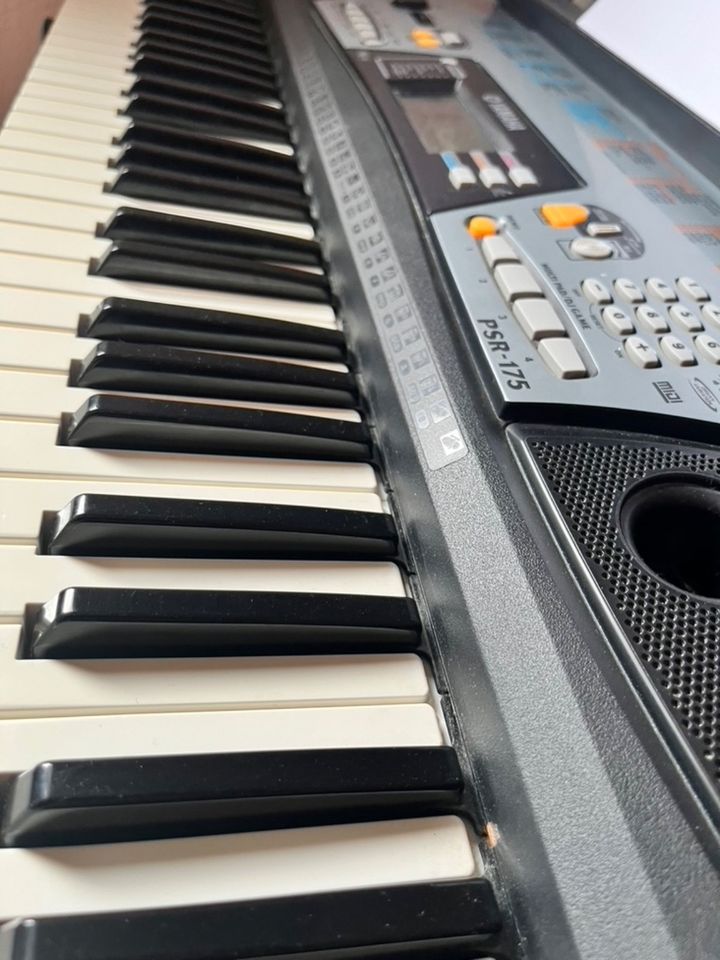 Yamaha PSR 175 Keyboard in Bad Liebenstein