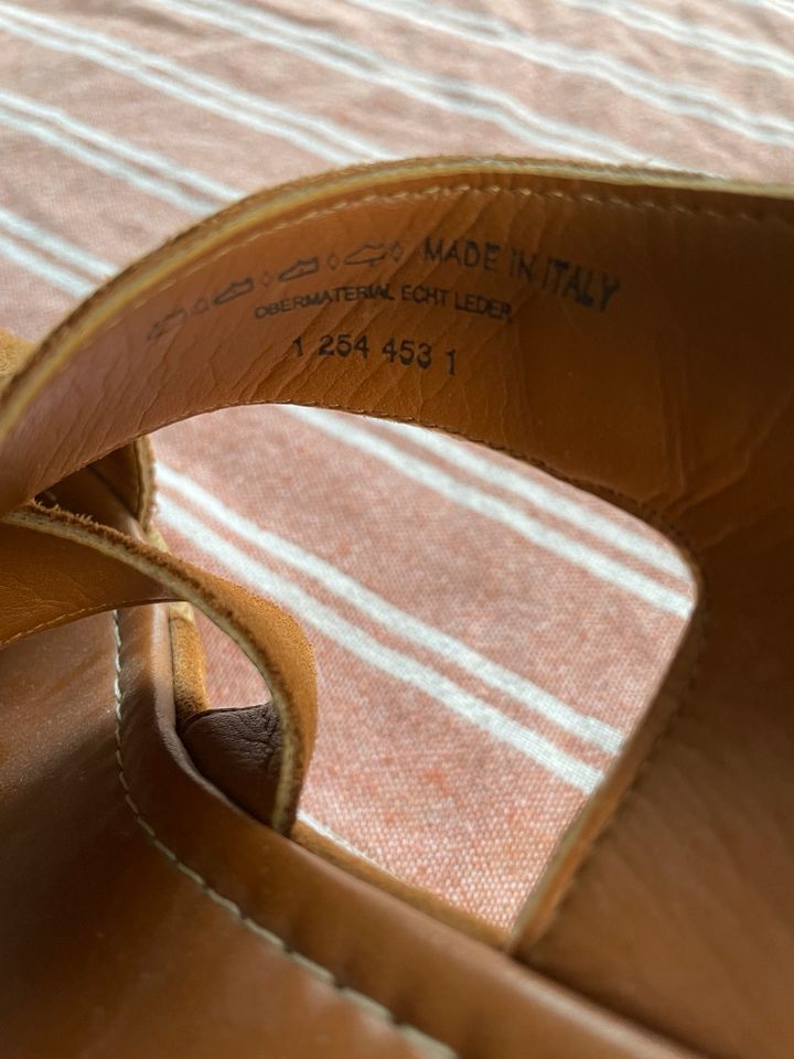 Schuhe Gr. 38 Leder aus Italien in Harrislee