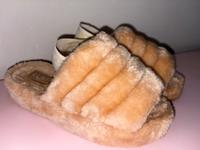 Plüsch Sandalen Hausschuhe wie NEU Gr 39 beige Niedersachsen - Lüneburg Vorschau