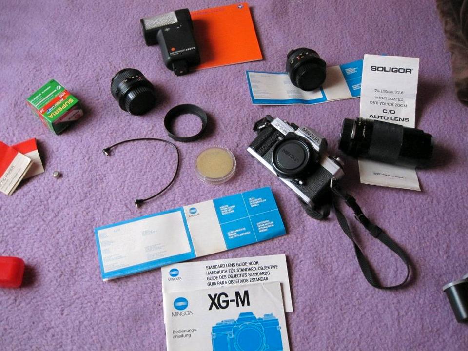 Spiegelreflexkamera Minolta XG-M incl. Zubehör und Fototasche in Kirchdorf a. Inn
