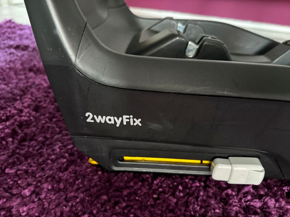 Maxi Cosi Isofix 2way Fix in Frankfurt am Main