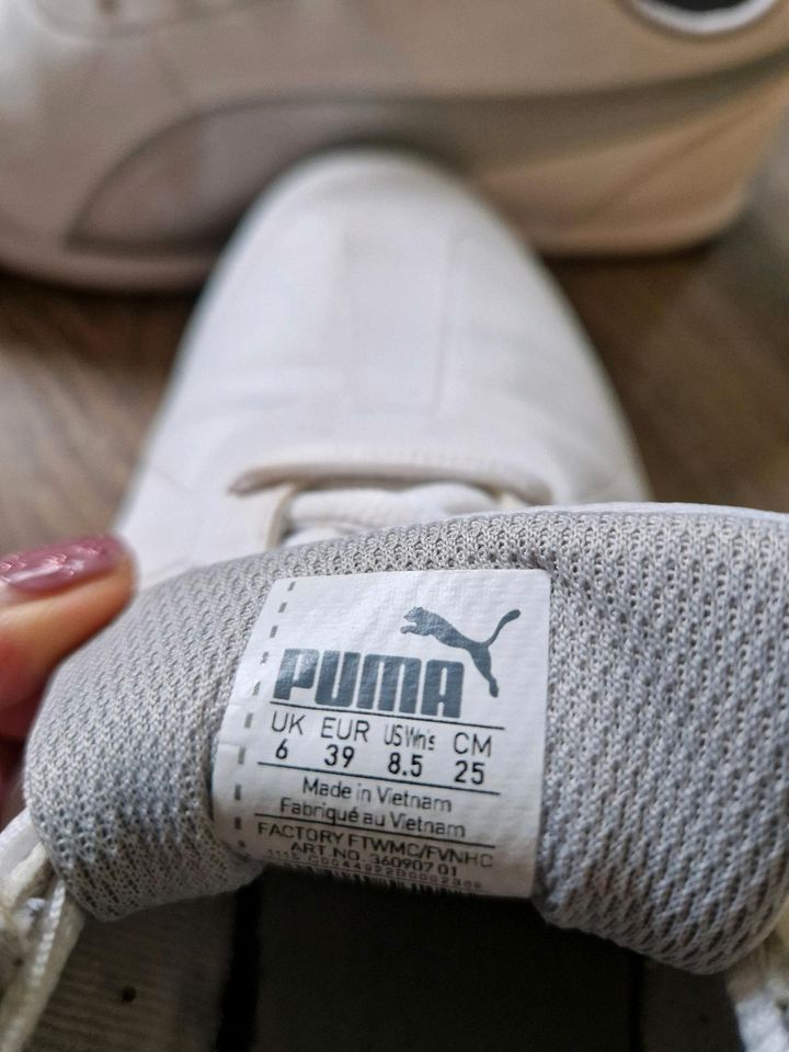 Puma Sneaker weiß 39 in Michelau i. OFr.