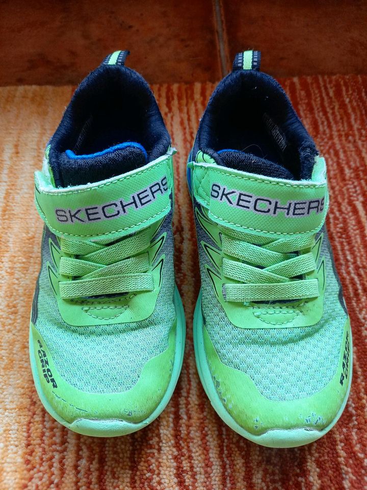 Kinder Skechers grün Gr. 27,5 Turnschuhe in Hornburg