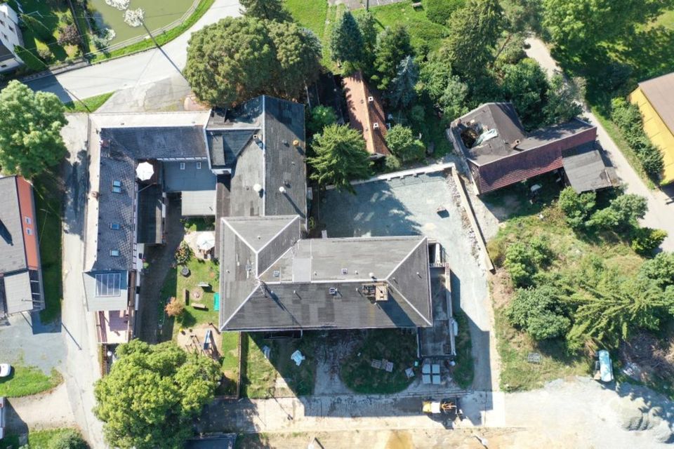 Gewölbegaststätte, Biergarten mit Umbau von 6 - 14  Wohnungen in Pöhl
