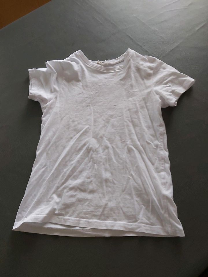 Kleiderpaket T-Shirts, Gr. 122/128, H&M, Saller in Gaukönigshofen