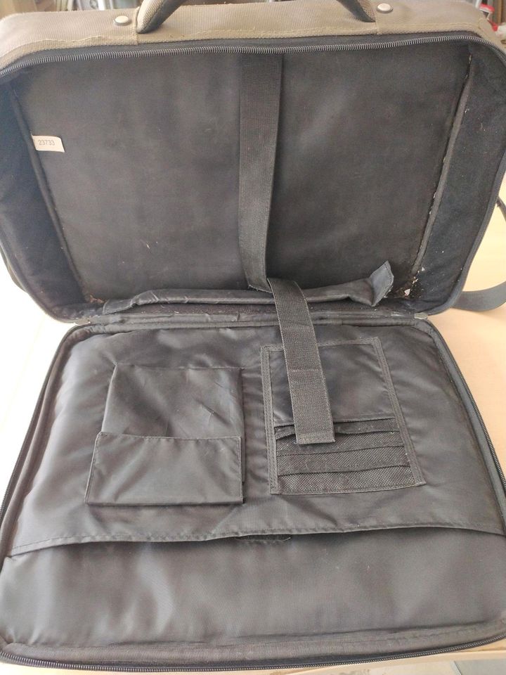Hama Notebook Tasche gebraucht 18" Zoll olivgrün in Glauchau