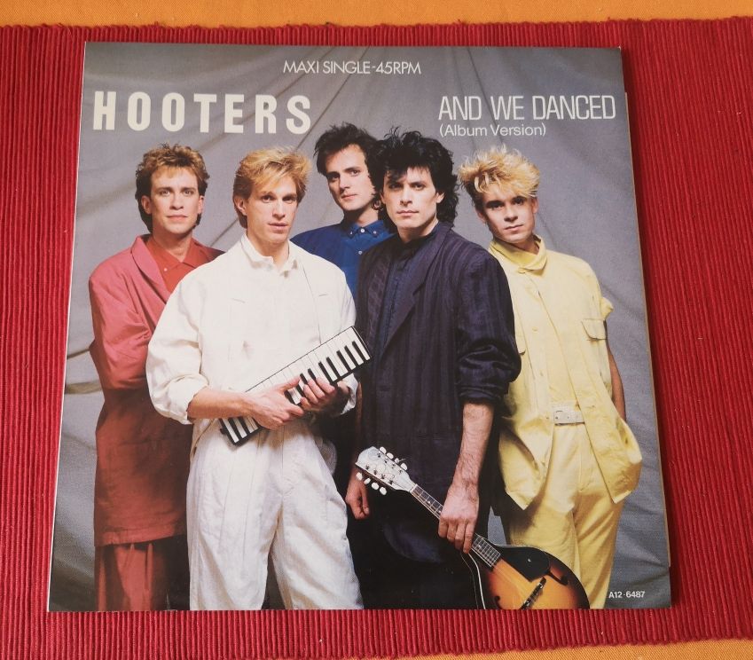 HOOTERS  And we danced  - Maxi Single in Berlin