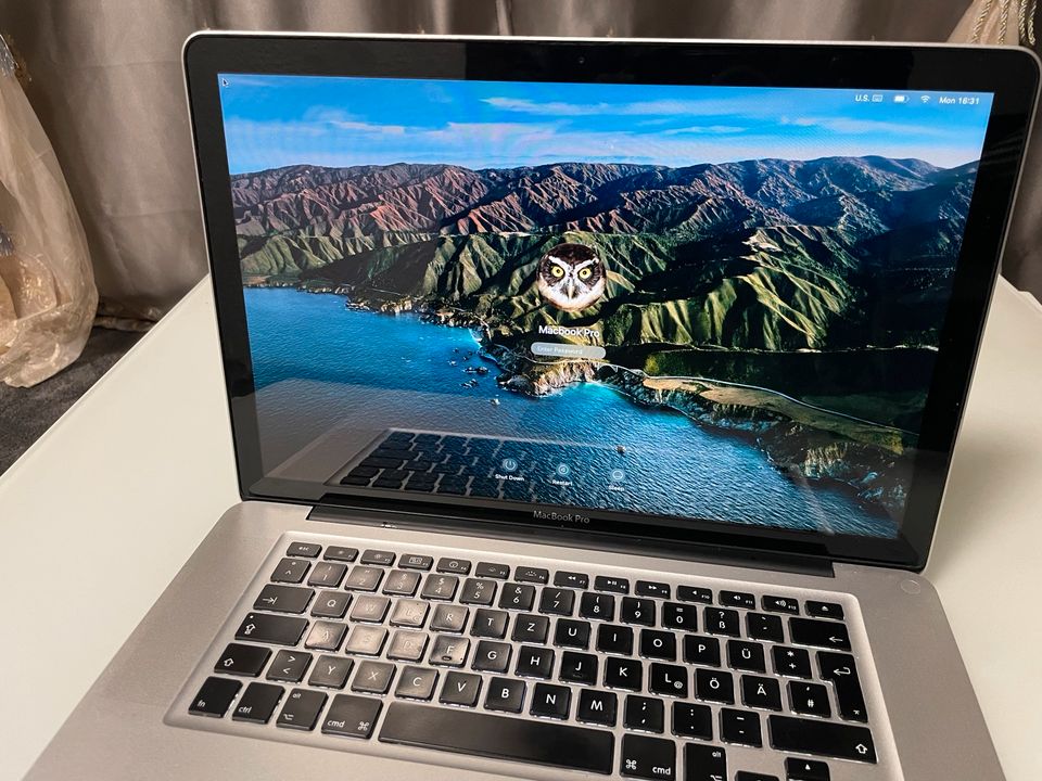 MacBook mit 8RAM/ 500GB in Vaihingen an der Enz