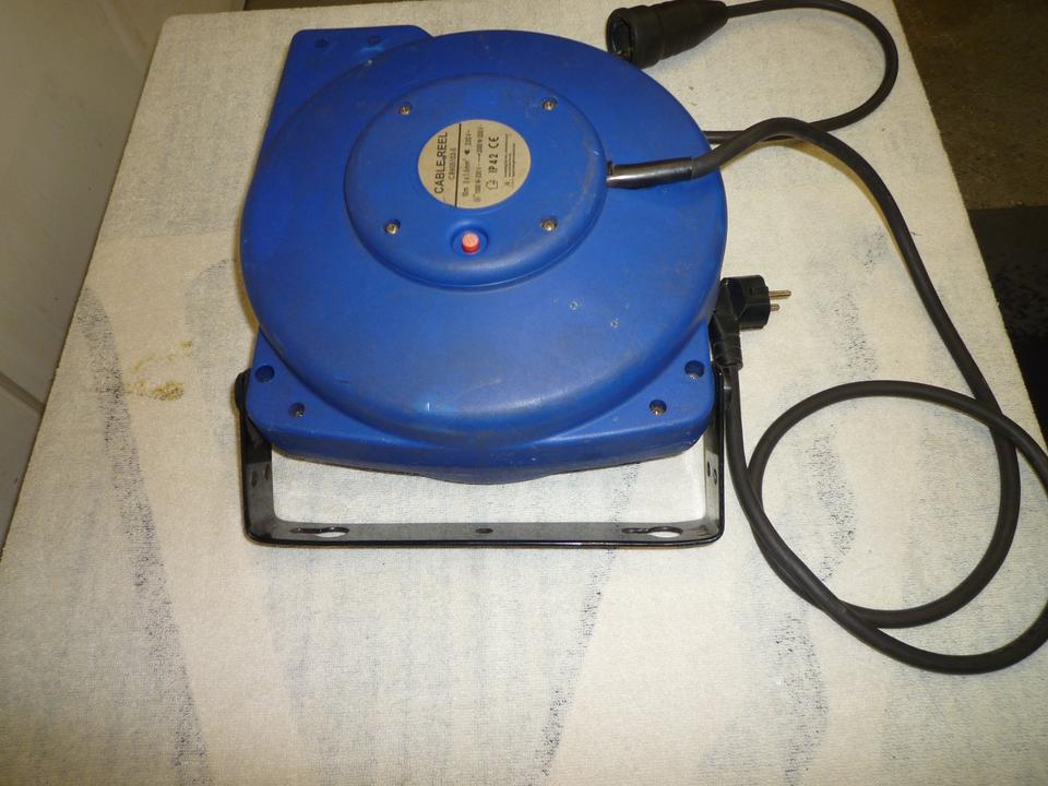 Planeta Automatischer Kabelaufroller CR 605103 S mit 10 m Kabel in Wunstorf