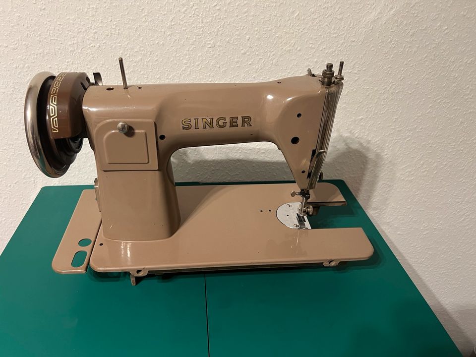 Nähmaschine Singer 215 in Ihlow