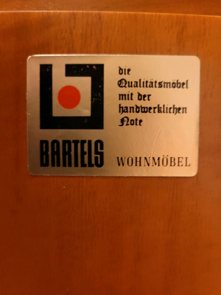 Kleine Vitrine/ Schrank 2teilig Firma Bartels Möbeltischlerei in Wusterhausen